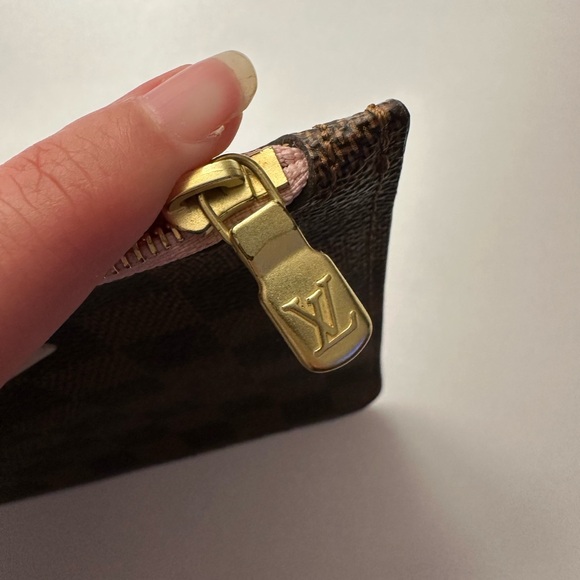 Louis Vuitton Neverfull MM - Picture 15 of 16